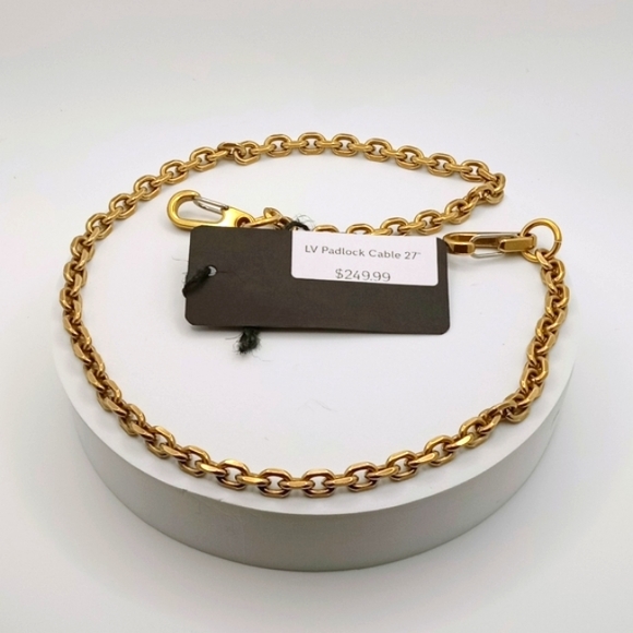 AUTHENTIC UNISEX LOUIS VUITTON LOCK AND KEY WITH 22" NON BRANDED BRASS C… - Picture 3 of 6